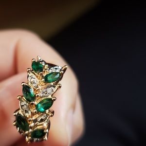 Emerald vine/leaf ring size 7